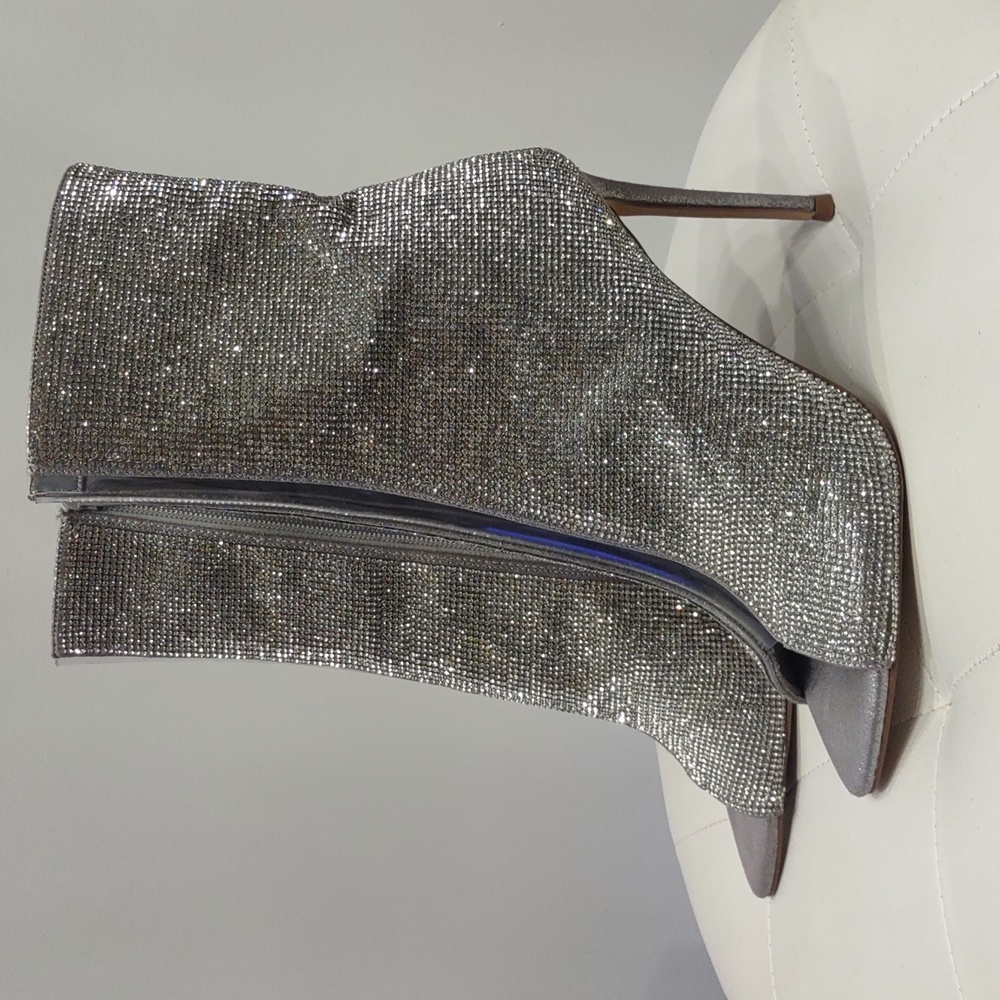 Steve Madden Finley rhinestone Crystal silver ankle high heel booty open toe 6.5